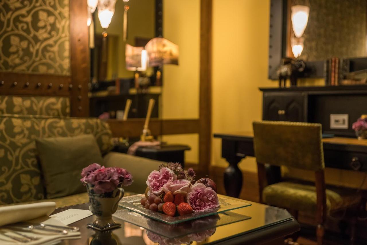 โรงแรมแบร์นินี ปาลาเช ฟลอเรนซ์ ภายนอก รูปภาพ The interior of the hotel